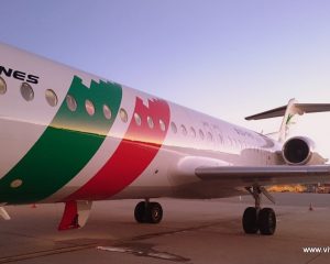 Avión Portugalia Fokker F100