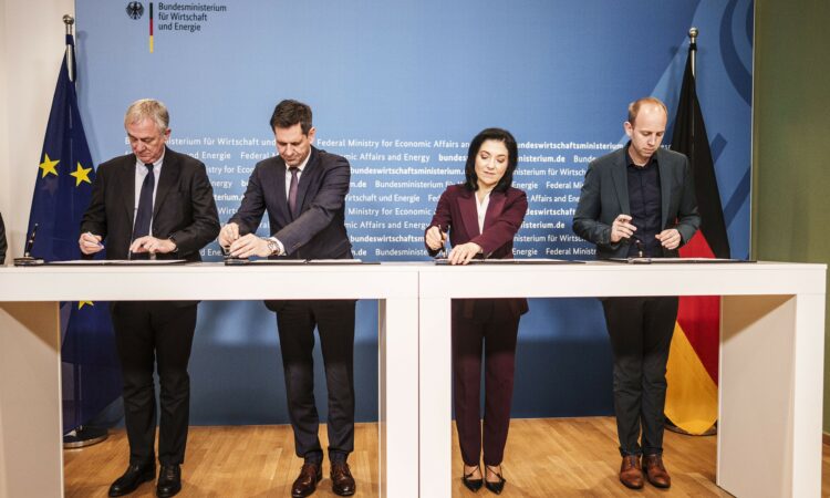 Firma New Frontier MSC-Meyer Werft